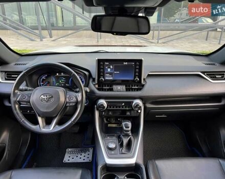 Тойота РАВ 4 2020 в Полтаве на Automoto.ua Белый Тойота РАВ 4, объемом двигателя 2.49 л и пробегом 81 тыс. км за 34000 $, фото 14 на Automoto.ua
