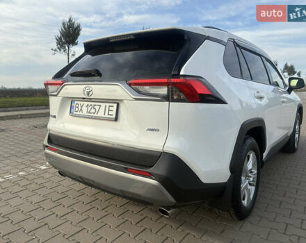 Белый Тойота РАВ 4, объемом двигателя 1.99 л и пробегом 167 тыс. км за 27500 $, фото 3 на Automoto.ua
