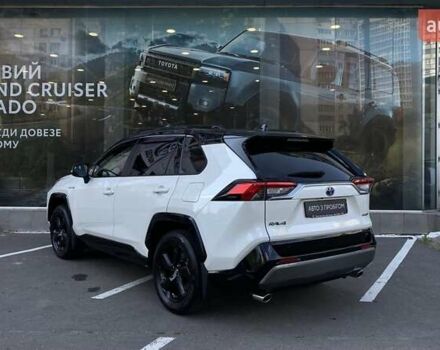 Белый Тойота РАВ 4, объемом двигателя 2.49 л и пробегом 132 тыс. км за 33159 $, фото 1 на Automoto.ua
