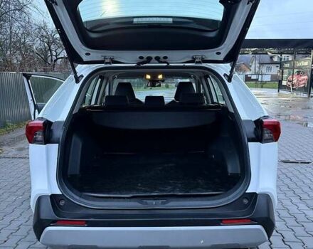 Білий Тойота РАВ 4, об'ємом двигуна 2.49 л та пробігом 334 тис. км за 25700 $, фото 6 на Automoto.ua