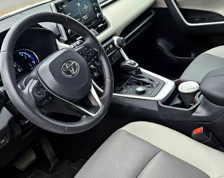 Білий Тойота РАВ 4, об'ємом двигуна 2.5 л та пробігом 100 тис. км за 36500 $, фото 3 на Automoto.ua