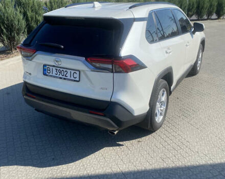 Білий Тойота РАВ 4, об'ємом двигуна 1.99 л та пробігом 61 тис. км за 34800 $, фото 2 на Automoto.ua