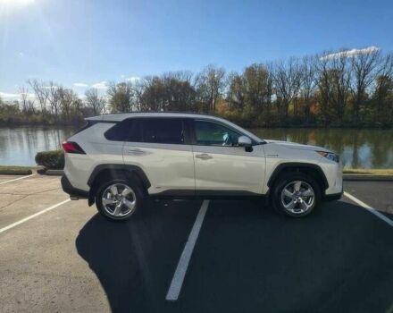 Белый Тойота РАВ 4, объемом двигателя 2.5 л и пробегом 19 тыс. км за 15300 $, фото 2 на Automoto.ua