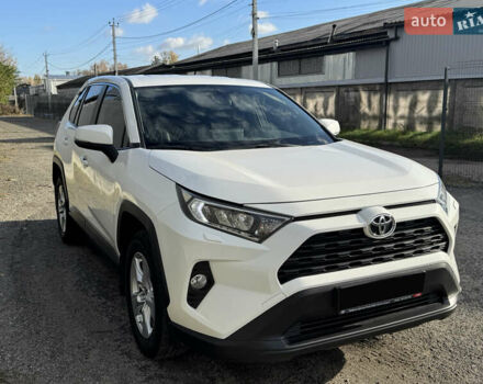 Тойота РАВ 4 2021 в Киеве на Automoto.ua Белый Тойота РАВ 4, объемом двигателя 1.99 л и пробегом 85 тыс. км за 24500 $, фото 2 на Automoto.ua