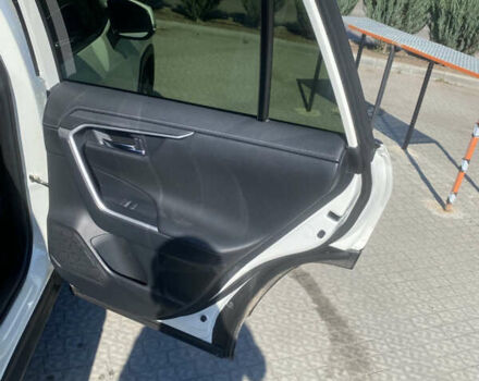 Білий Тойота РАВ 4, об'ємом двигуна 1.99 л та пробігом 61 тис. км за 34800 $, фото 12 на Automoto.ua