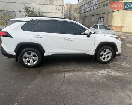 Тойота РАВ 4 2021 в Полтаве на Automoto.ua Белый Тойота РАВ 4, объемом двигателя 1.99 л и пробегом 32 тыс. км за 30900 $, фото 53 на Automoto.ua