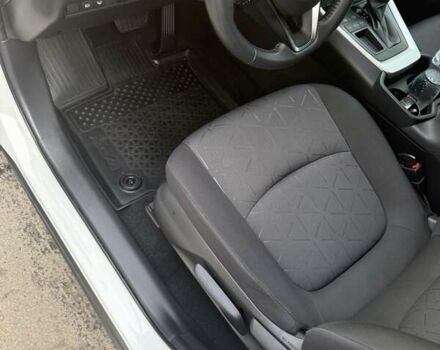 Тойота РАВ 4 2021 в Полтаве на Automoto.ua Белый Тойота РАВ 4, объемом двигателя 1.99 л и пробегом 32 тыс. км за 30900 $, фото 31 на Automoto.ua