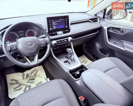 Білий Тойота РАВ 4, об'ємом двигуна 2 л та пробігом 95 тис. км за 24700 $, фото 21 на Automoto.ua