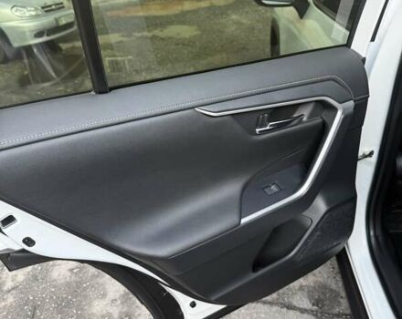 Тойота РАВ 4 2021 в Полтаве на Automoto.ua Белый Тойота РАВ 4, объемом двигателя 1.99 л и пробегом 32 тыс. км за 30900 $, фото 36 на Automoto.ua