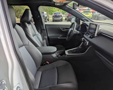 Белый Тойота РАВ 4, объемом двигателя 2.5 л и пробегом 21 тыс. км за 16000 $, фото 8 на Automoto.ua