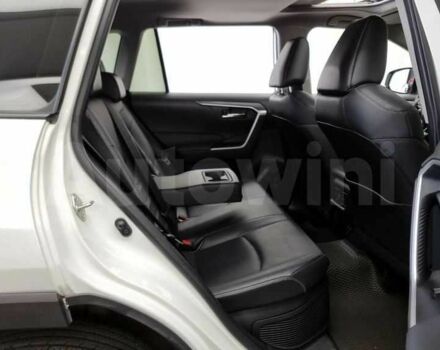 Білий Тойота РАВ 4, об'ємом двигуна 0 л та пробігом 53 тис. км за 23106 $, фото 9 на Automoto.ua