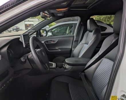 Белый Тойота РАВ 4, объемом двигателя 2.5 л и пробегом 21 тыс. км за 16000 $, фото 5 на Automoto.ua