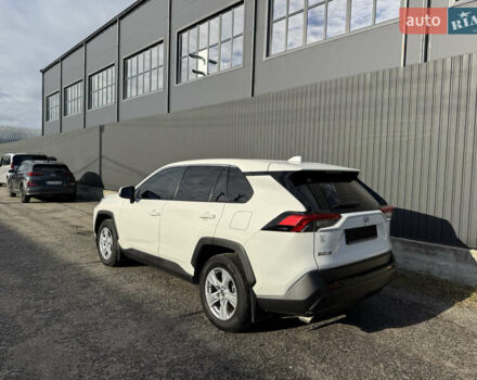Тойота РАВ 4 2021 в Киеве на Automoto.ua Белый Тойота РАВ 4, объемом двигателя 1.99 л и пробегом 85 тыс. км за 24500 $, фото 3 на Automoto.ua