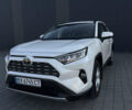 Тойота РАВ 4 2021 в Хмельницком на Automoto.ua Белый Тойота РАВ 4, объемом двигателя 1.99 л и пробегом 38 тыс. км за 31500 $, фото 1 на Automoto.ua
