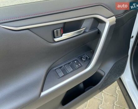 Білий Тойота РАВ 4, об'ємом двигуна 2.49 л та пробігом 75 тис. км за 35500 $, фото 13 на Automoto.ua