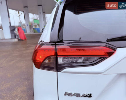 Белый Тойота РАВ 4, объемом двигателя 2 л и пробегом 95 тыс. км за 24999 $, фото 5 на Automoto.ua