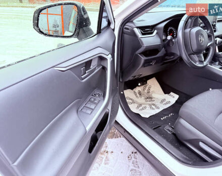 Білий Тойота РАВ 4, об'ємом двигуна 2 л та пробігом 95 тис. км за 24700 $, фото 12 на Automoto.ua