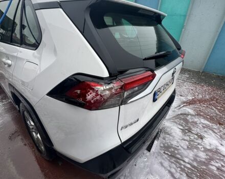 Белый Тойота РАВ 4, объемом двигателя 2.5 л и пробегом 260 тыс. км за 24500 $, фото 1 на Automoto.ua