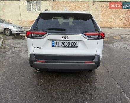Тойота РАВ 4 2021 в Полтаве на Automoto.ua Белый Тойота РАВ 4, объемом двигателя 1.99 л и пробегом 32 тыс. км за 30900 $, фото 55 на Automoto.ua