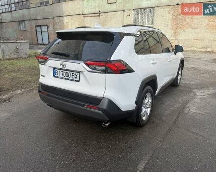 Тойота РАВ 4 2021 в Полтаве на Automoto.ua Белый Тойота РАВ 4, объемом двигателя 1.99 л и пробегом 32 тыс. км за 30900 $, фото 54 на Automoto.ua