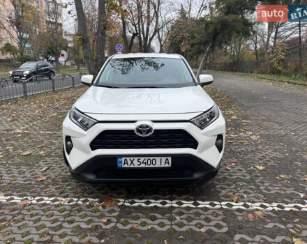 Тойота РАВ 4 2021 в Харькове на Automoto.ua Белый Тойота РАВ 4, объемом двигателя 1.99 л и пробегом 95 тыс. км за 27500 $, фото 1 на Automoto.ua