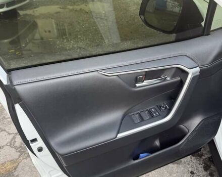 Тойота РАВ 4 2021 в Полтаве на Automoto.ua Белый Тойота РАВ 4, объемом двигателя 1.99 л и пробегом 32 тыс. км за 30900 $, фото 34 на Automoto.ua