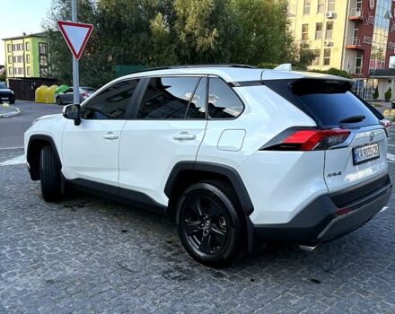 Белый Тойота РАВ 4, объемом двигателя 2 л и пробегом 75 тыс. км за 28399 $, фото 3 на Automoto.ua