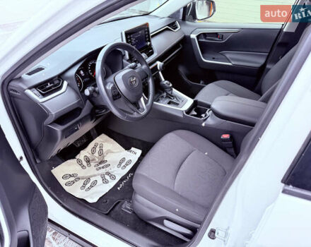 Білий Тойота РАВ 4, об'ємом двигуна 2 л та пробігом 95 тис. км за 24700 $, фото 39 на Automoto.ua