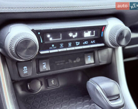 Белый Тойота РАВ 4, объемом двигателя 2 л и пробегом 95 тыс. км за 24999 $, фото 9 на Automoto.ua