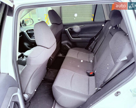 Білий Тойота РАВ 4, об'ємом двигуна 2 л та пробігом 95 тис. км за 24700 $, фото 19 на Automoto.ua