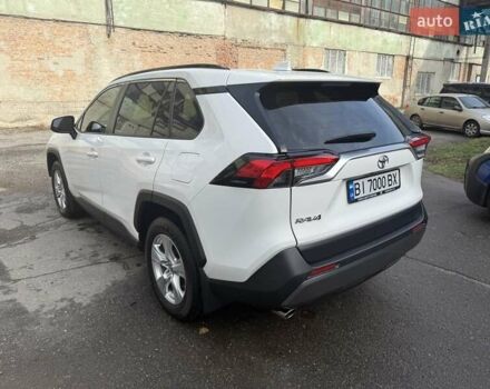 Тойота РАВ 4 2021 в Полтаве на Automoto.ua Белый Тойота РАВ 4, объемом двигателя 1.99 л и пробегом 32 тыс. км за 30900 $, фото 56 на Automoto.ua