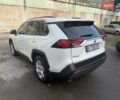 Тойота РАВ 4 2021 в Полтаве на Automoto.ua Белый Тойота РАВ 4, объемом двигателя 1.99 л и пробегом 32 тыс. км за 30900 $, фото 56 на Automoto.ua