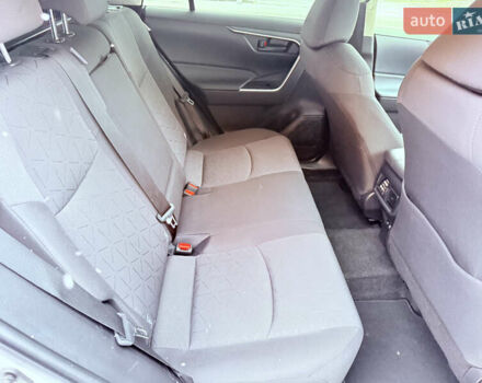 Білий Тойота РАВ 4, об'ємом двигуна 2 л та пробігом 95 тис. км за 24700 $, фото 30 на Automoto.ua