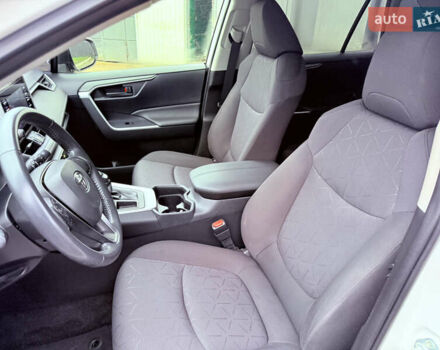 Белый Тойота РАВ 4, объемом двигателя 2 л и пробегом 95 тыс. км за 24999 $, фото 15 на Automoto.ua