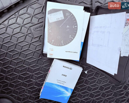 Белый Тойота РАВ 4, объемом двигателя 2 л и пробегом 95 тыс. км за 24999 $, фото 4 на Automoto.ua