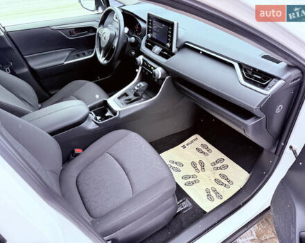 Білий Тойота РАВ 4, об'ємом двигуна 2 л та пробігом 95 тис. км за 24700 $, фото 35 на Automoto.ua