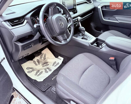 Білий Тойота РАВ 4, об'ємом двигуна 2 л та пробігом 95 тис. км за 24700 $, фото 9 на Automoto.ua