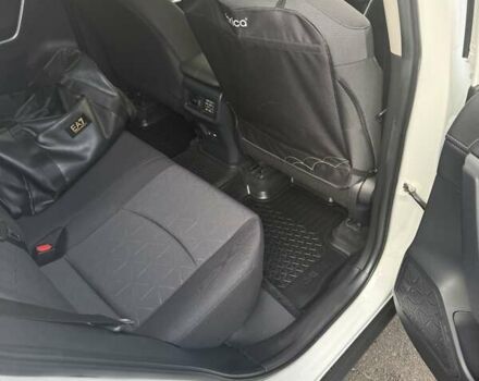 Тойота РАВ 4 2021 в Полтаве на Automoto.ua Белый Тойота РАВ 4, объемом двигателя 1.99 л и пробегом 32 тыс. км за 30900 $, фото 38 на Automoto.ua