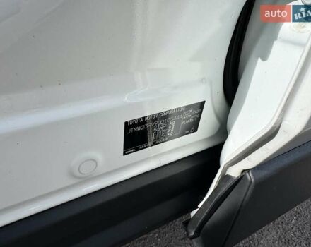 Тойота РАВ 4 2021 в Чернигове на Automoto.ua Белый Тойота РАВ 4, объемом двигателя 2.49 л и пробегом 103 тыс. км за 34999 $, фото 9 на Automoto.ua