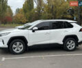 Тойота РАВ 4 2021 в Кривом Роге на Automoto.ua Белый Тойота РАВ 4, объемом двигателя 1.99 л и пробегом 51 тыс. км за 26000 $, фото 3 на Automoto.ua