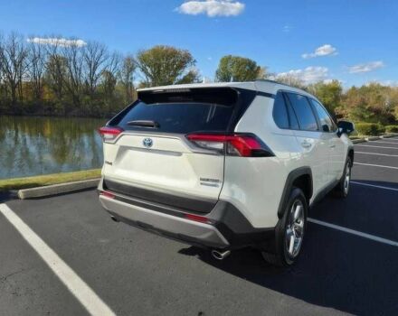 Белый Тойота РАВ 4, объемом двигателя 2.5 л и пробегом 19 тыс. км за 15300 $, фото 3 на Automoto.ua