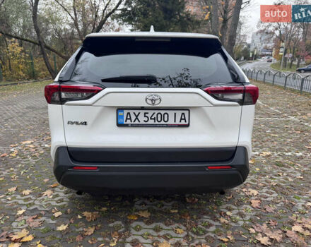 Тойота РАВ 4 2021 в Харькове на Automoto.ua Белый Тойота РАВ 4, объемом двигателя 1.99 л и пробегом 95 тыс. км за 27500 $, фото 8 на Automoto.ua