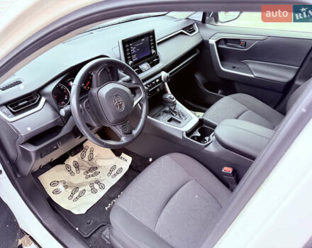 Білий Тойота РАВ 4, об'ємом двигуна 2 л та пробігом 95 тис. км за 24700 $, фото 18 на Automoto.ua