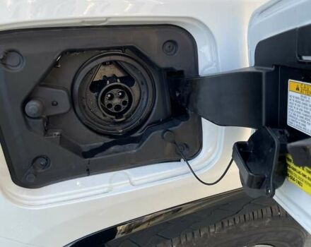 Білий Тойота РАВ 4, об'ємом двигуна 2.49 л та пробігом 75 тис. км за 35500 $, фото 1 на Automoto.ua