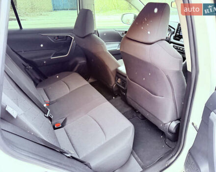 Білий Тойота РАВ 4, об'ємом двигуна 2 л та пробігом 95 тис. км за 24700 $, фото 31 на Automoto.ua