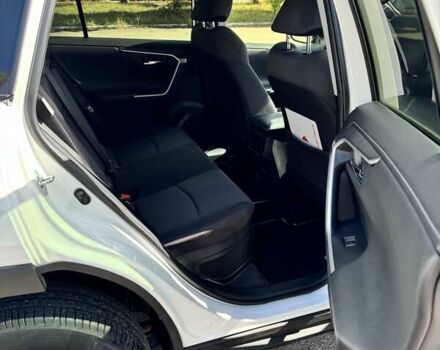 Тойота РАВ 4 2021 в Чернигове на Automoto.ua Белый Тойота РАВ 4, объемом двигателя 2.49 л и пробегом 103 тыс. км за 34999 $, фото 23 на Automoto.ua