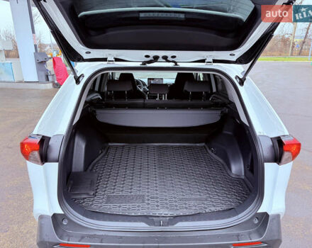 Белый Тойота РАВ 4, объемом двигателя 2 л и пробегом 95 тыс. км за 24999 $, фото 6 на Automoto.ua