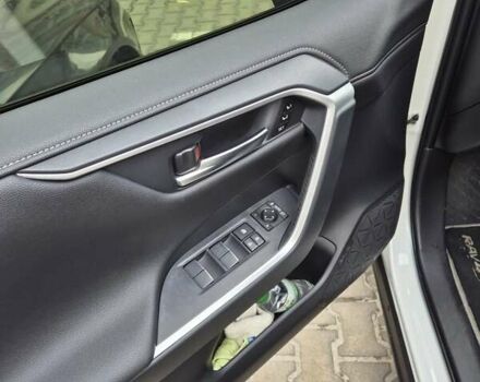 Белый Тойота РАВ 4, объемом двигателя 2.49 л и пробегом 25 тыс. км за 40000 $, фото 4 на Automoto.ua