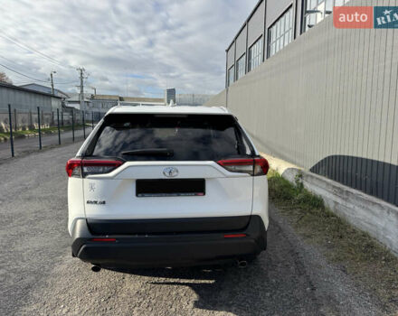 Тойота РАВ 4 2021 в Киеве на Automoto.ua Белый Тойота РАВ 4, объемом двигателя 1.99 л и пробегом 85 тыс. км за 24500 $, фото 4 на Automoto.ua