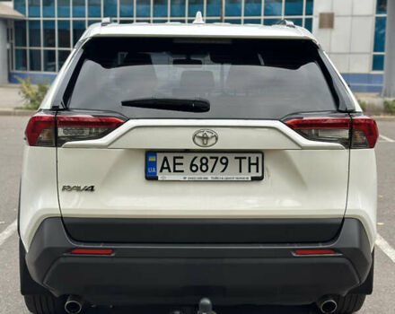 Тойота РАВ 4 2021 в Кривом Роге на Automoto.ua Белый Тойота РАВ 4, объемом двигателя 1.99 л и пробегом 51 тыс. км за 26000 $, фото 5 на Automoto.ua